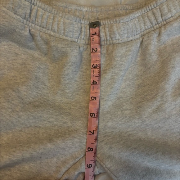 Aritzia Cozy Sweatfleece Mega Straight™ Sweatpant Heather Chrome (gray) - Picture 14 of 15